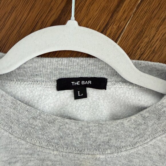 THE BAR • Crewneck x2 (White/Red & Grey/Brown) - Picture 5 of 13